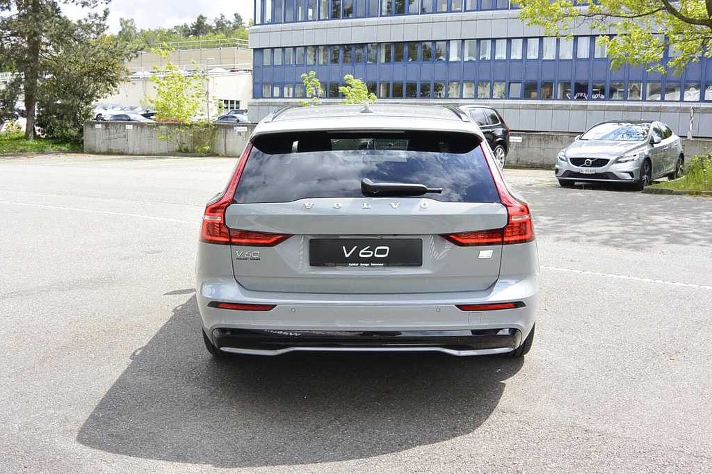 Volvo  T6 eAWD Plus Dark