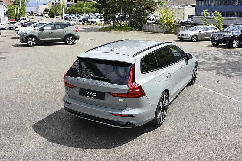 Volvo  T6 eAWD Plus Dark