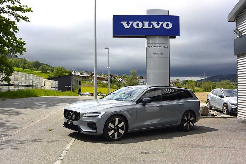 Volvo  T6 eAWD Plus Dark